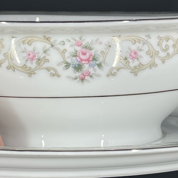 NORITAKE China Edgewood 5807 Gravy Boat With Attached Plate - Picture 3 of 8